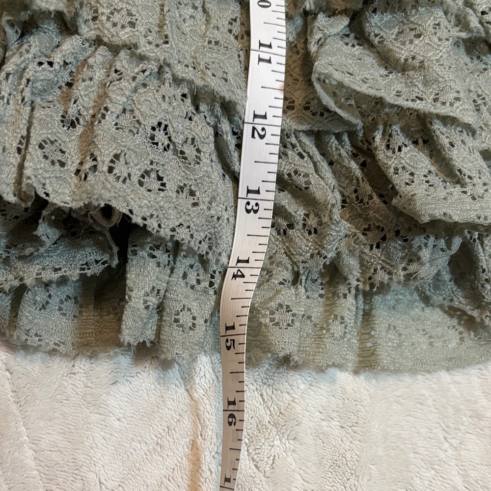 AE High Waisted Ruffle Olive Mini Skort - Picture 9 of 9